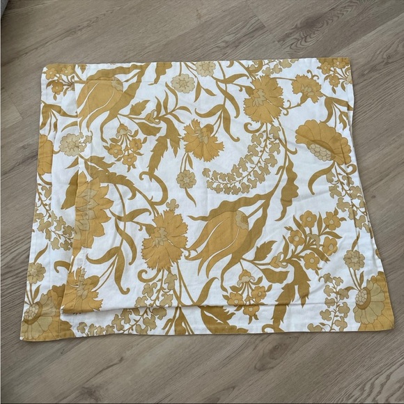 Pre Owned Set of 2 Pottery Barn Linen Pillow Cases Yellow/White Floral Print - Picture 8 of 10